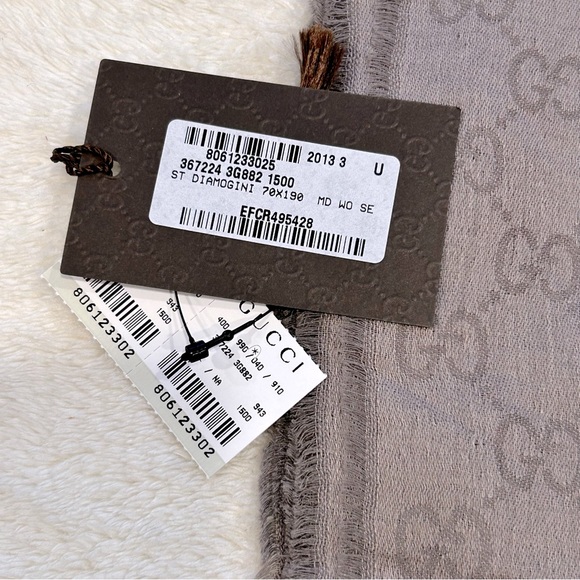 NWT Authentic Gucci Diamente & GG Web Wool Blend Lightweight Scarf French Gray - Picture 7 of 7